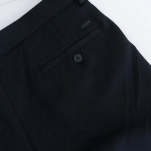 Stay Cool and Confident on the Green: NWT  Izod XFG Golf Pants (38x34) - Picture 13 of 13